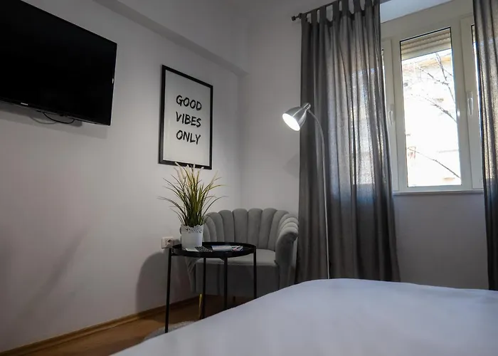 Apartament Skanderbeg Square App - The Nest Tirana