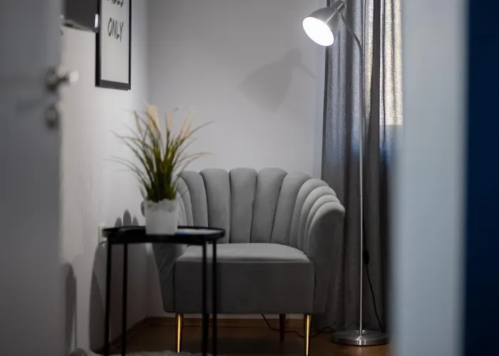 Skanderbeg Square App - The Nest